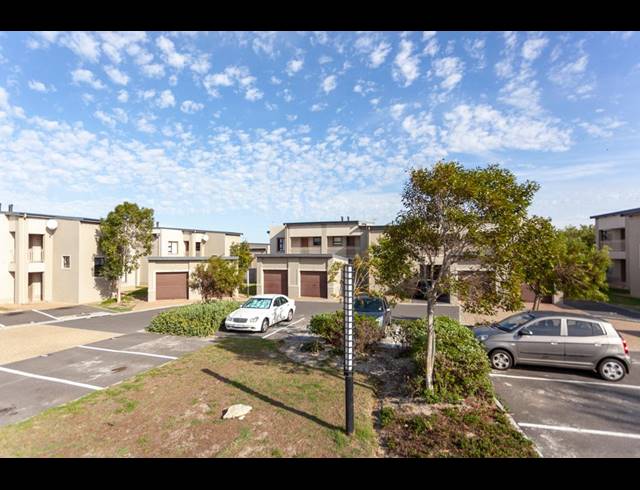 2 BEDROOM APARTMENT FOR SALE IN BURGUNDY ESTATE